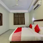 Oyo 16579 Hotel Dream Palace