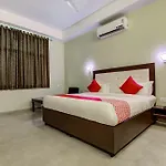 Oyo 16579 Hotel Dream Palace