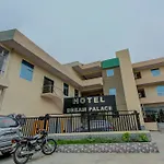 Oyo 16579 Hotel Dream Palace
