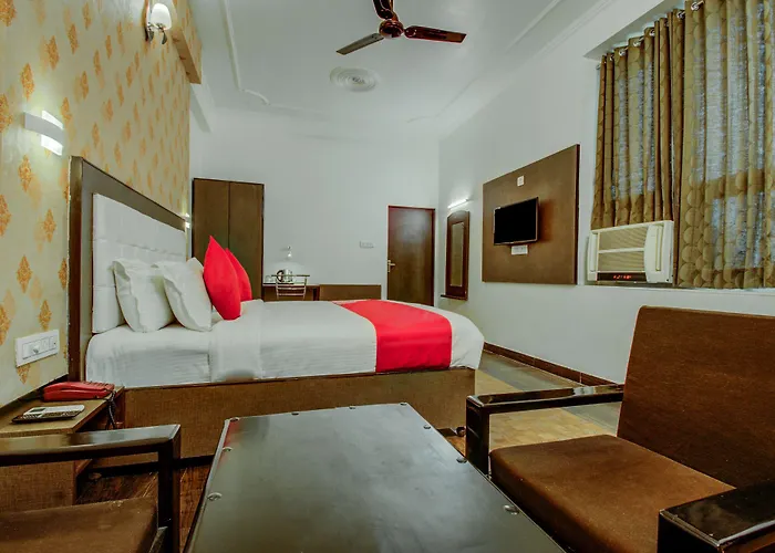 Oyo 16579 Hotel Dream Palace