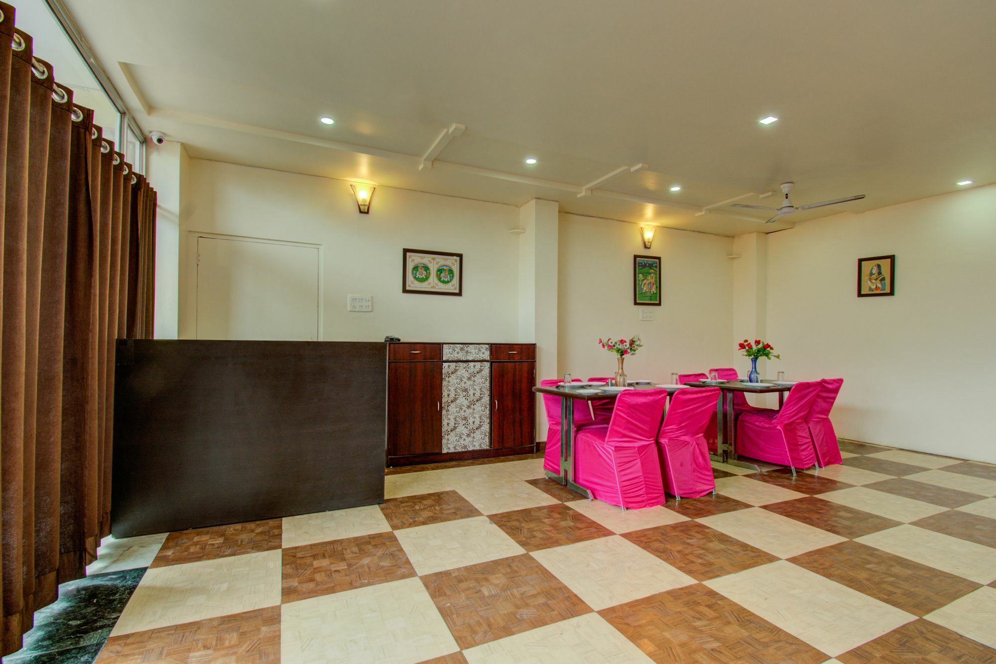 Hotel Oyo 16579 Dream Palace